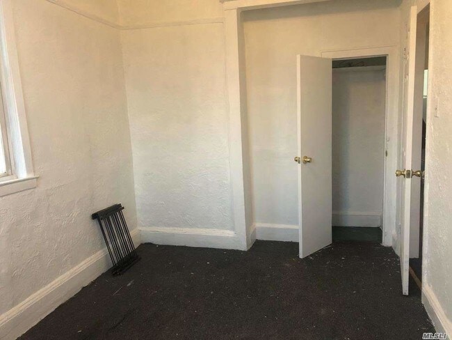 Building Photo - 32-20 100th St