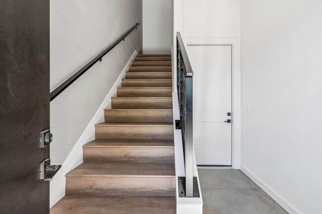 Foto del edificio - New Construction Townhome For Lease downtown Tampa, Ybor City, Gas Worx