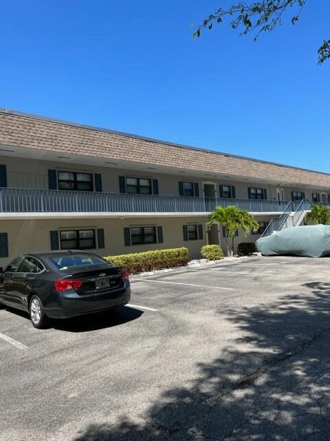 Building Photo - 755 Saturn St