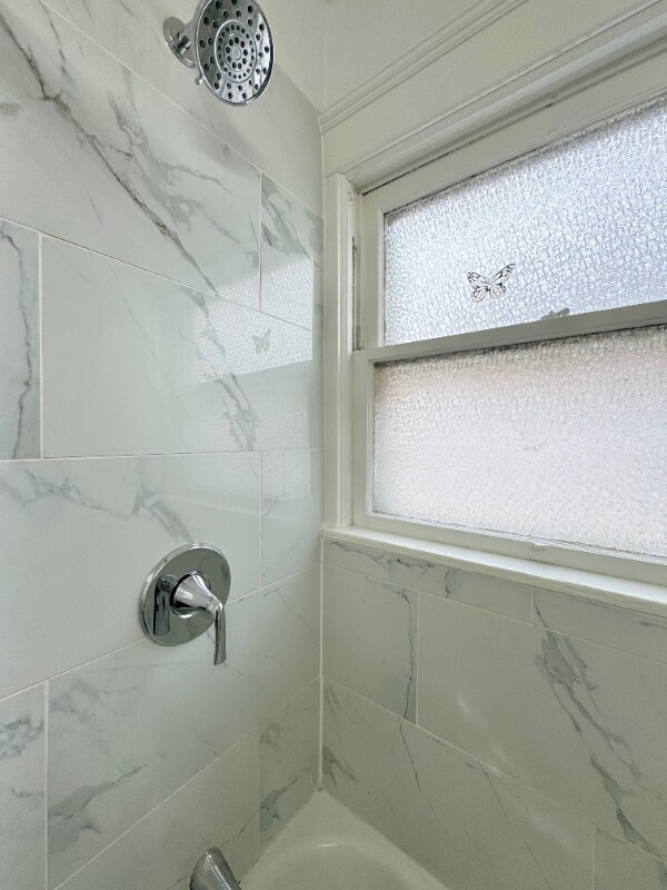 Foto del edificio - 3336 W 41st St