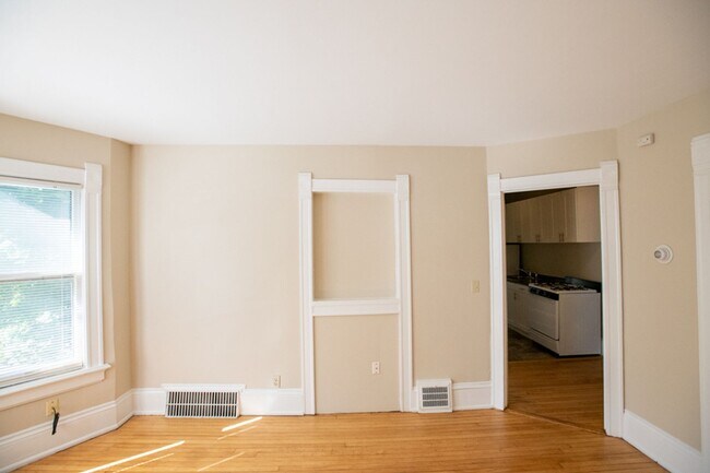 Foto del edificio - 2728 N Murray Ave