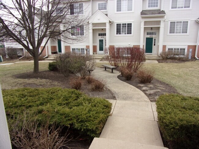 Building Photo - 652 S Rosehall Ln