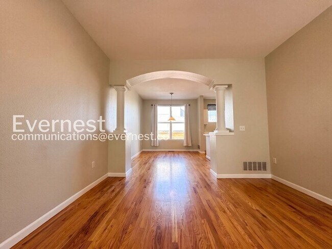 Photo - 2 Bed & 2.5 Bath Townhouse in Denver / Available NOW!