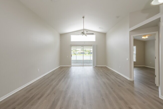 Building Photo - 927 Ridge Haven Dr