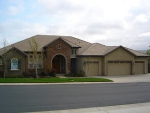 Building Photo - 2059 Lamego Way