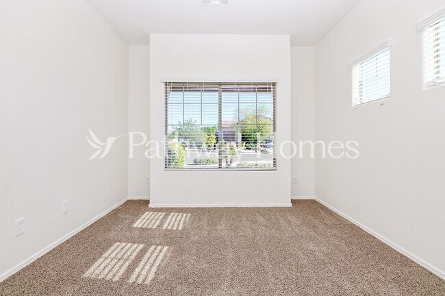 Foto del edificio - 13843 W Watson Ln
