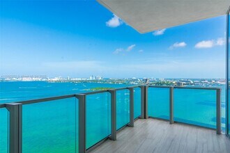 Building Photo - 2900 NE 7th Ave