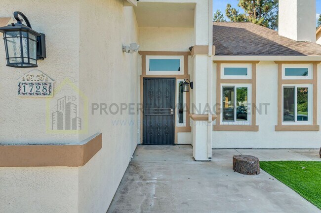 Foto del edificio - Completely Renovated 4-Bedroom Home with M...