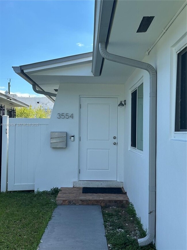 Foto del edificio - 3554 SW 13th Terrace