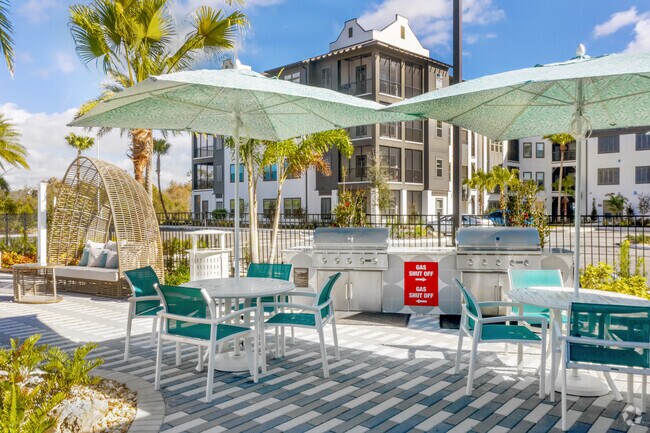 Área de barbacoa - Botanic Waterside at Lakewood Ranch