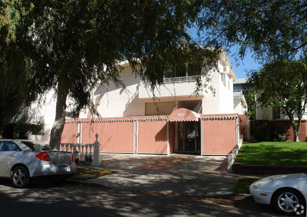 Foto del edificio - 1834 Thayer Ave