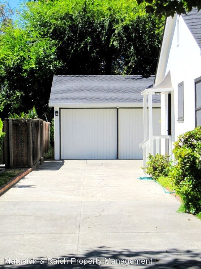 Building Photo - 2 br, 1 bath House - 1061 Camino Pablo