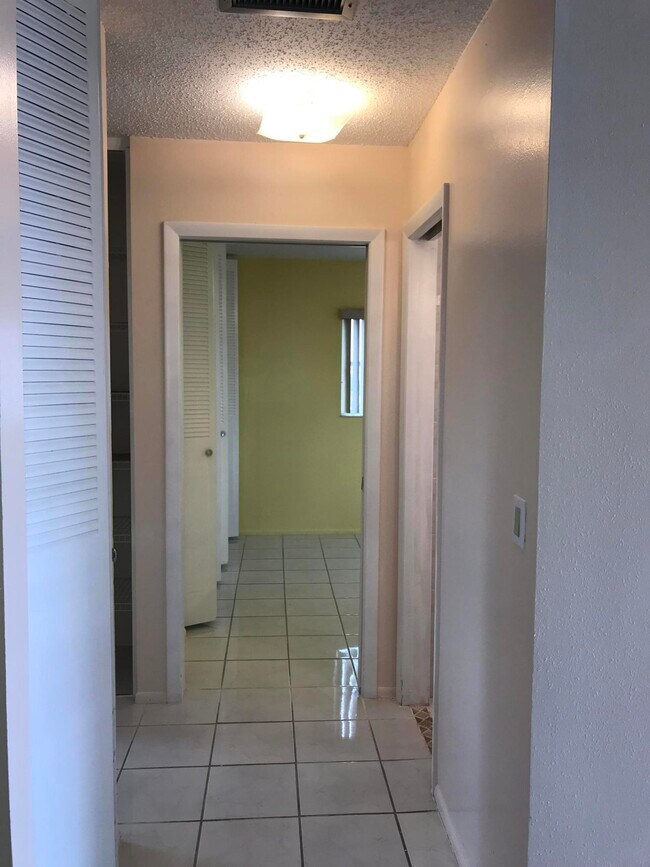 Foto del edificio - 2630 Emory Dr W