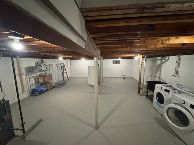 Functional basement with washer/dryer - 4 Lord St