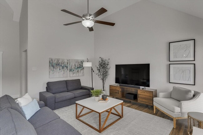 Building Photo - 516 Maywood Ln