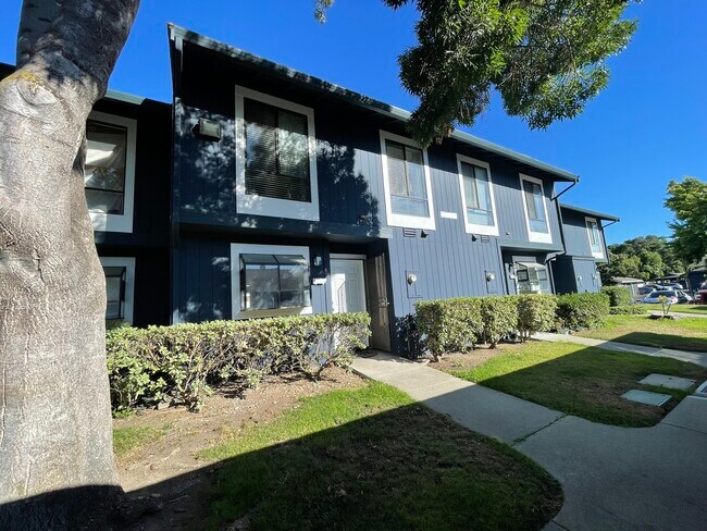 Entrada principal - 6119 Thornton Ave