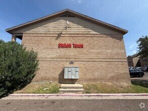 Building Photo - 412 Shiloh Dr