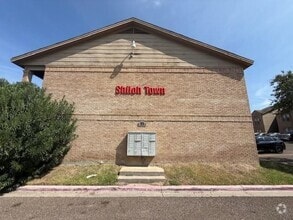 Building Photo - 412 Shiloh Dr