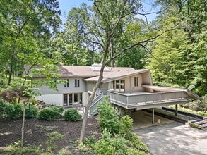 Building Photo - 49 Selborne Dr