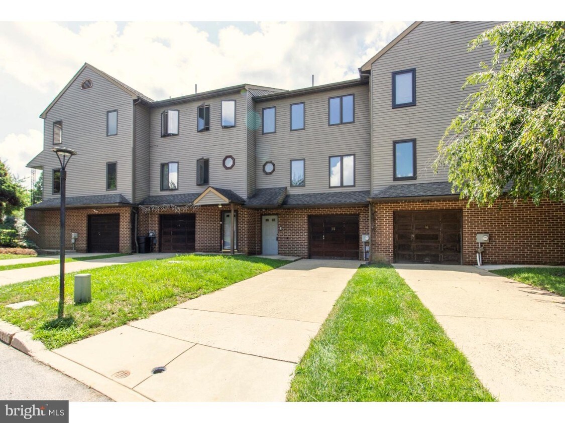 8816 Ridge Ave, Philadelphia, PA 19128 Townhouse for Rent in