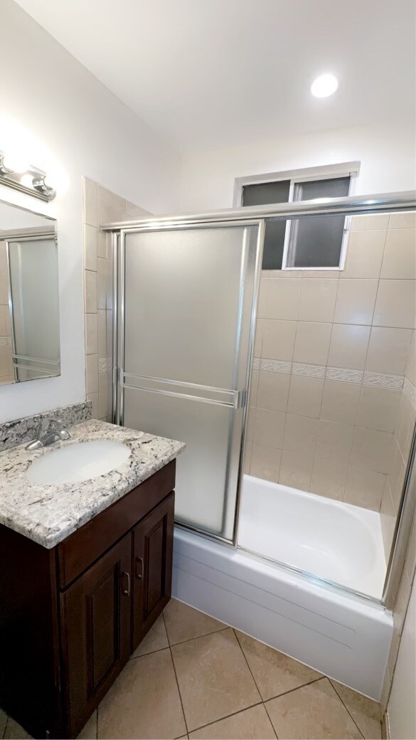 Foto del edificio - 4418 W 163rd St