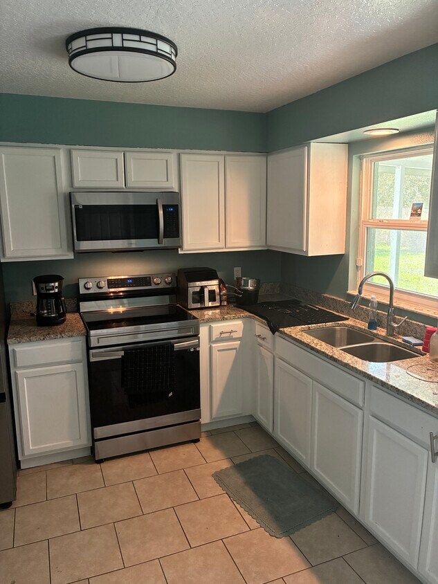 Building Photo - 590 Charlotta Ave SE