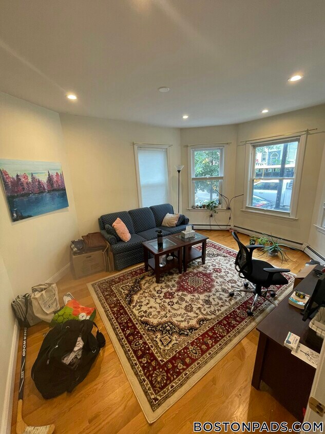 Foto principal - 322 Western Ave