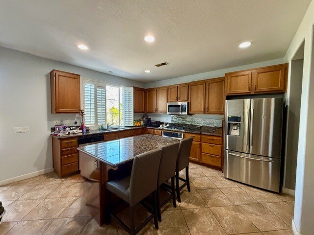 Foto del edificio - 2297 Treetop Ln