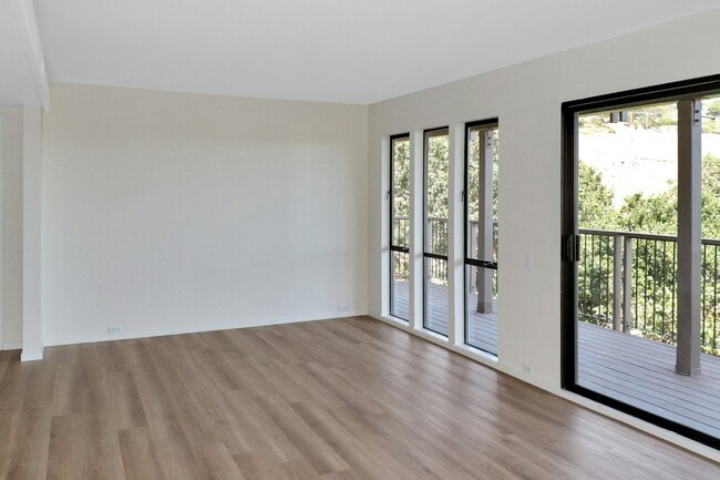 Building Photo - 40 Harbor Oak Dr