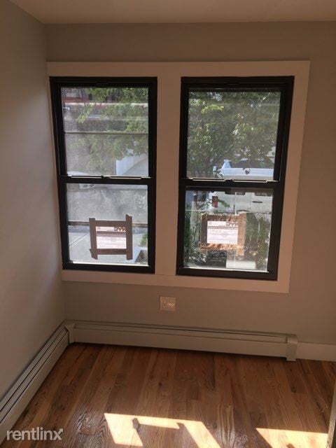 Building Photo - 1 br, 1 bath Apartment - 2424 Beaumont Ave