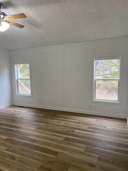 Building Photo - 404 Dorris Rd