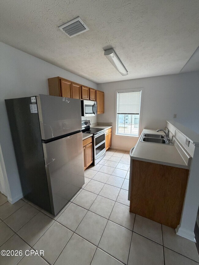 Building Photo - 2613 Lagoon Knoll Dr