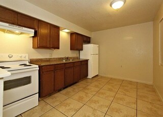 Foto del edificio - 2526 E Grant Ave