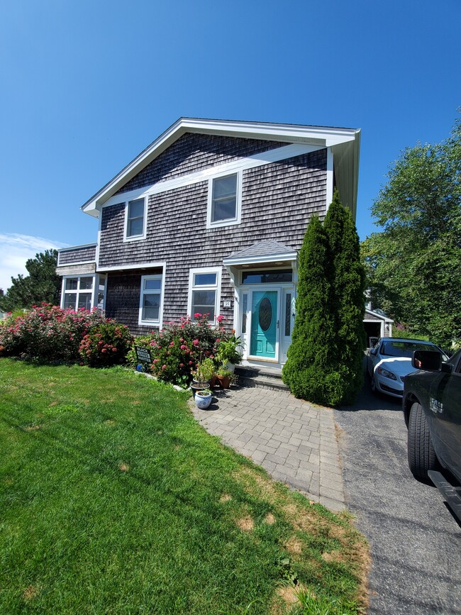 Building Photo - 35 Pine Island Rd