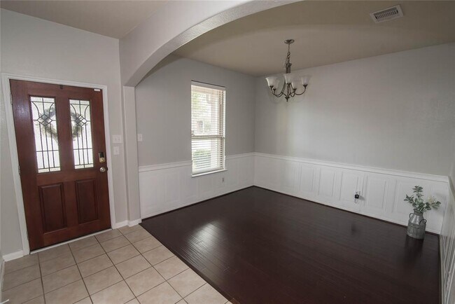 Foto del edificio - 1311 Lucas St