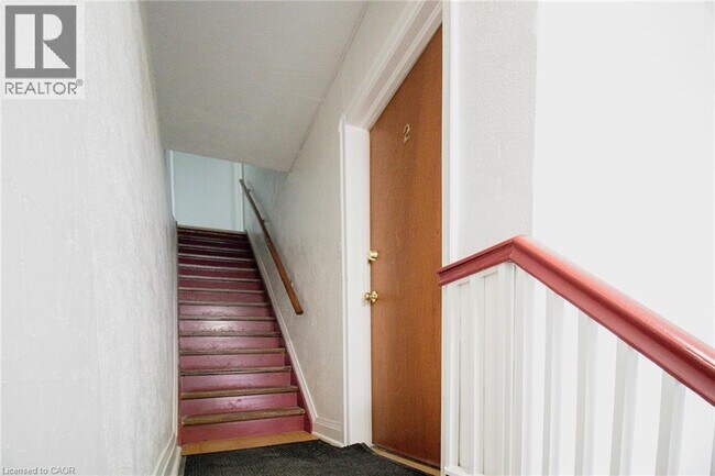 Photo du bâtiment - 875 Millwood Rd