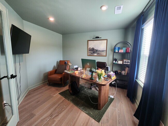 Foto del edificio - 3 Story Townhome near Concord Mills