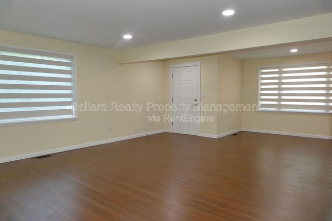 Foto del edificio - 2127 N 160th St