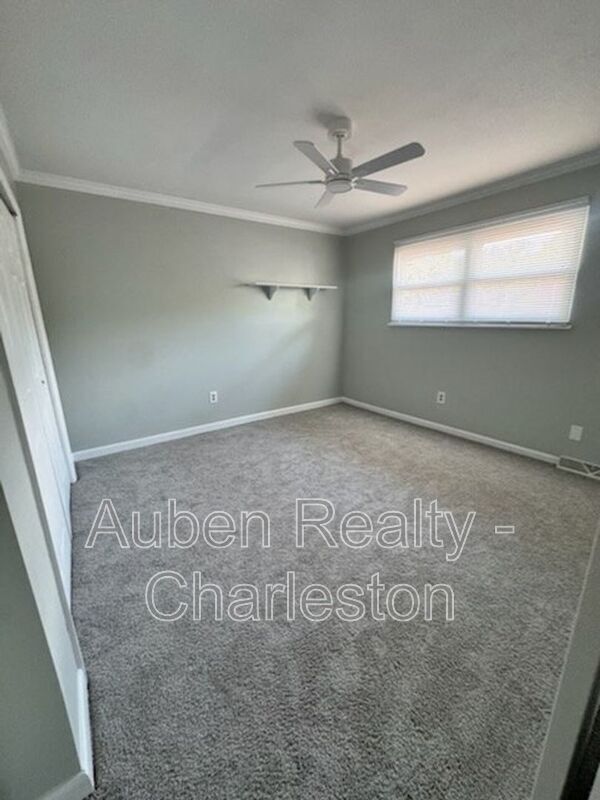 Foto del edificio - 730 Harbor Ln