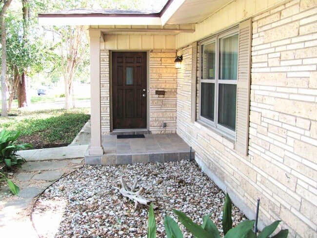 Foto del edificio - 306 Cave Ln