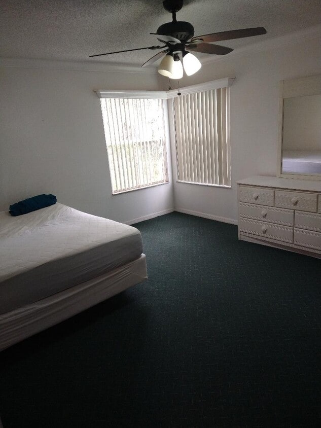 Foto del edificio - 2727 N Poinciana Blvd