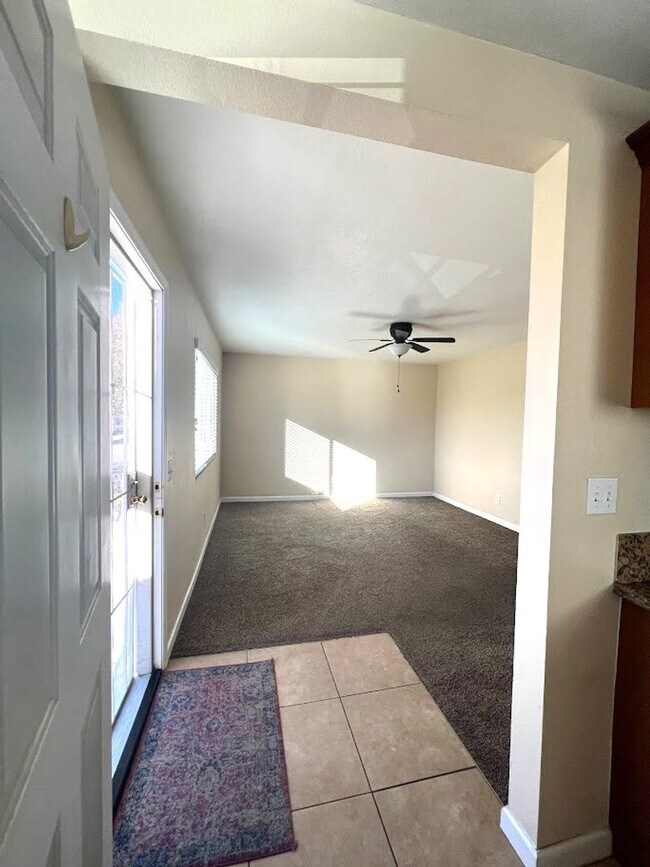 Foto del edificio - Charming Senior Home 55+  2 bed 1 bath Gem...