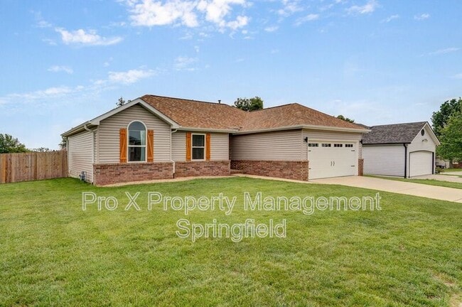 Building Photo - 1150 S Mahogany Rd