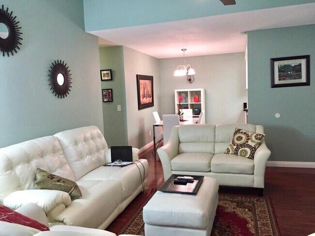 Foto del edificio - 10232 Black Mountain Rd