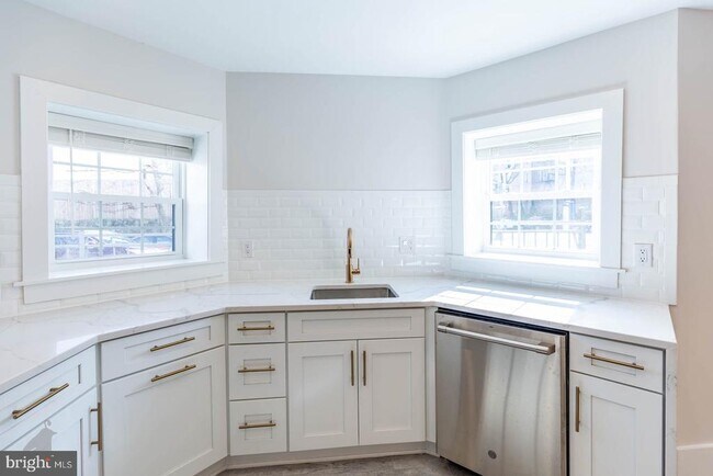 Foto del edificio - 3001 11th St NW