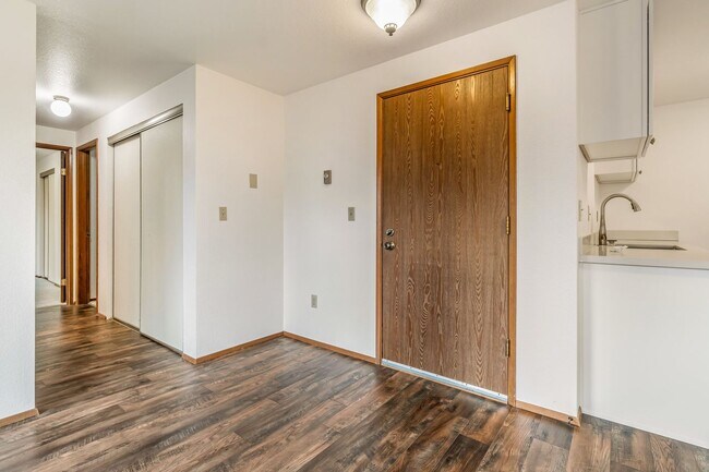Foto del edificio - 715 N 130th St
