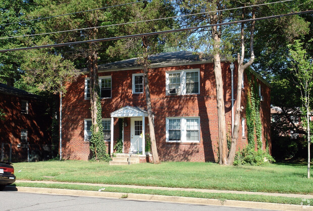 Building Photo - 304 Shirley St