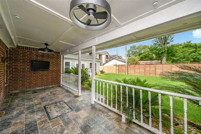 Foto del edificio - 15719 Baytree Dr