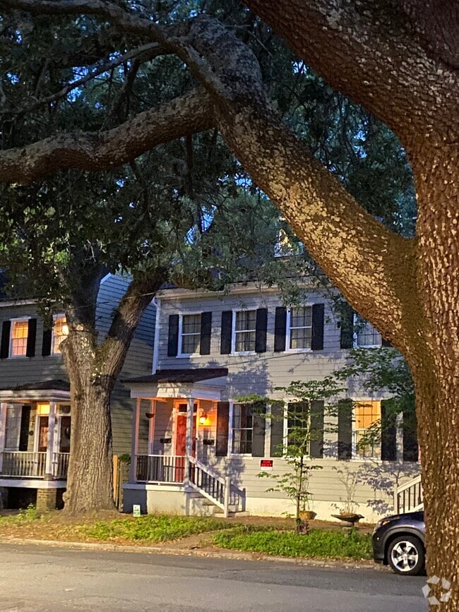 Old Beach Apartments for Rent with a Dog Park Savannah, GA 1