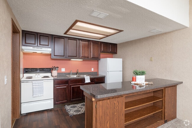 Kitchen - 1BR, 1BA - 600SF - Daniel Court Apartments